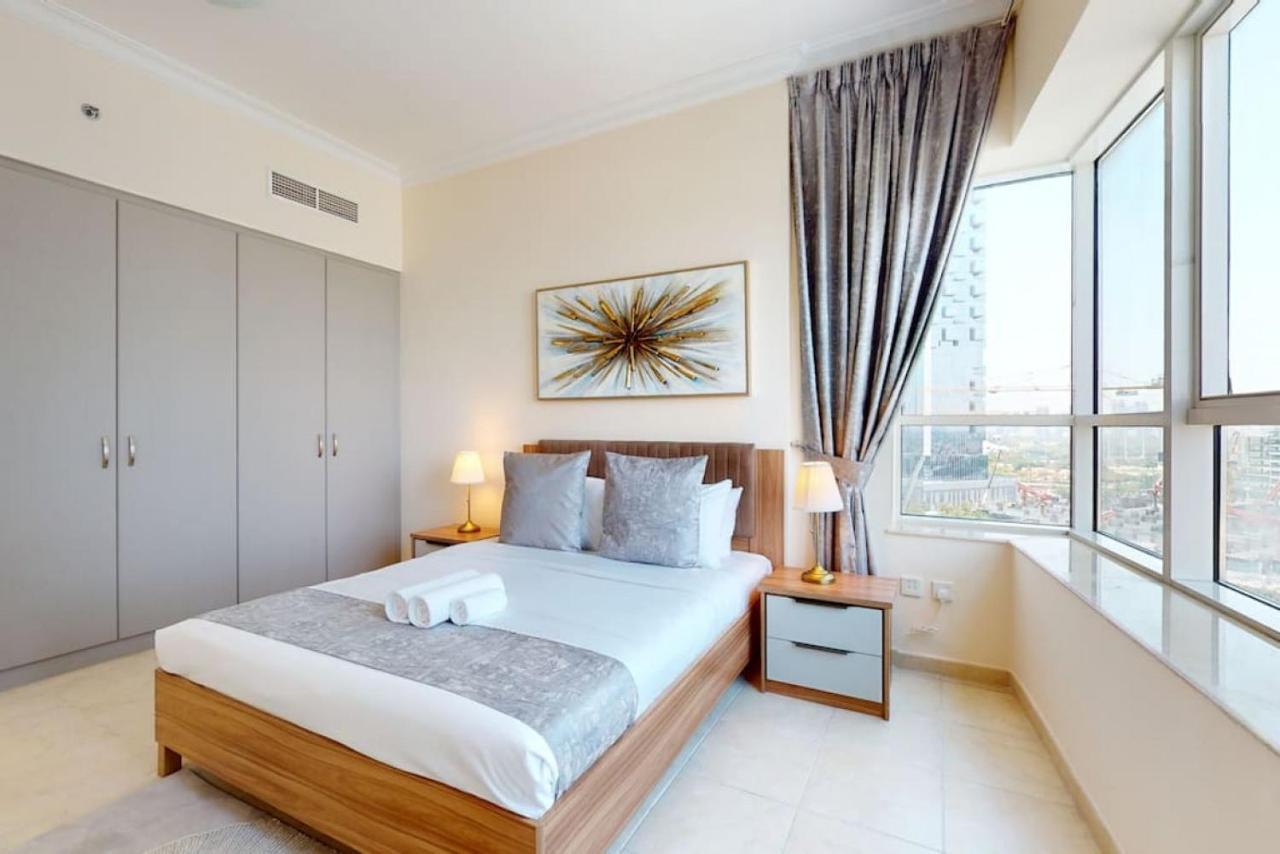 V3 Tower - Elegant One Bedroom *